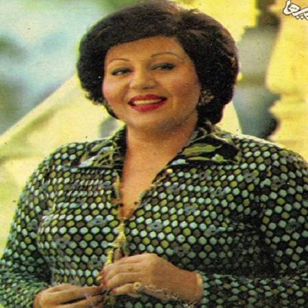 دانلود آهنگ آنکه هلاک من همی خواهد و من سلامتش هر چه کند زِ شاهدی کس نکند ملامتش – آنکه هلاک من – از هایده