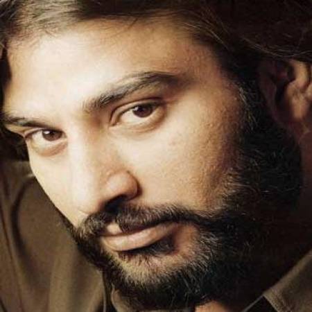 دانلود آهنگ زلف رها در بادت آخر داد بر بادم لایق نبودم بندگی را کردی آزادم از ناصر عبداللهی