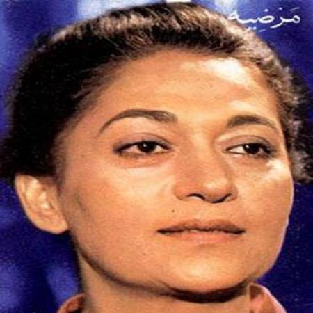 دانلود آهنگ در کنار گل بنی خوش رنگ و بو طاووس زيبا با پر صد رنگ خود مستانه زد چتری فريبا از مرضیه