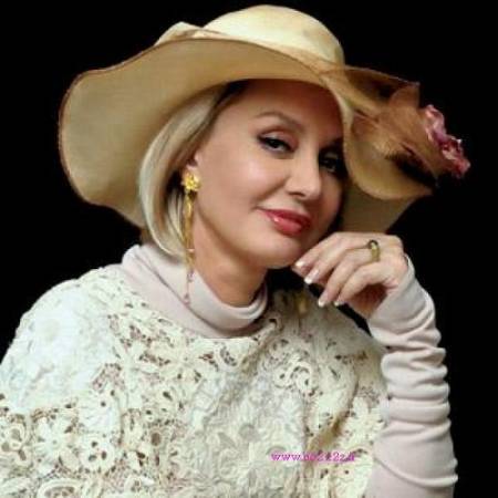 دانلود آهنگ یک دونه سبز می زنم روش یکی آبی می بافم – قالی کرمون می بافم با تار جونم – از گوگوش