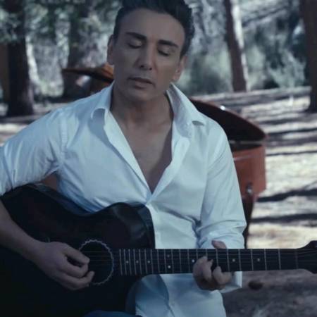 دانلود ورژن جدید آهنگ روز سرد از شادمهر عقیلی - منتخب - Download New Song By Shadmehr Aghili Called Rooze Sard